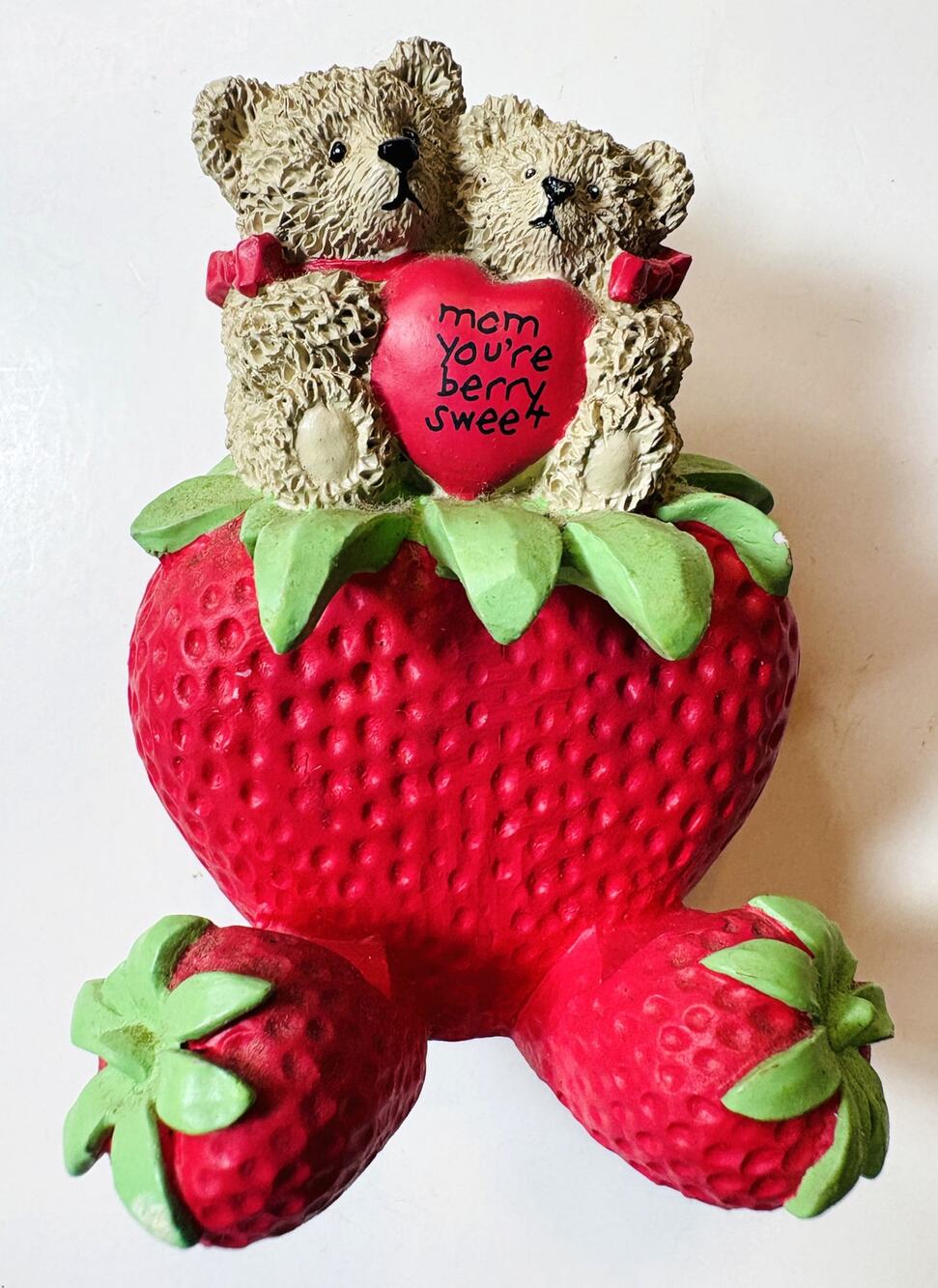 Inspirio 2003 Zondervan Strawberry Bears Figurine – “Mom You’re Berry Sweet - vn